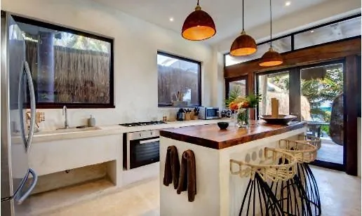 Villa Aldea Beachfront *